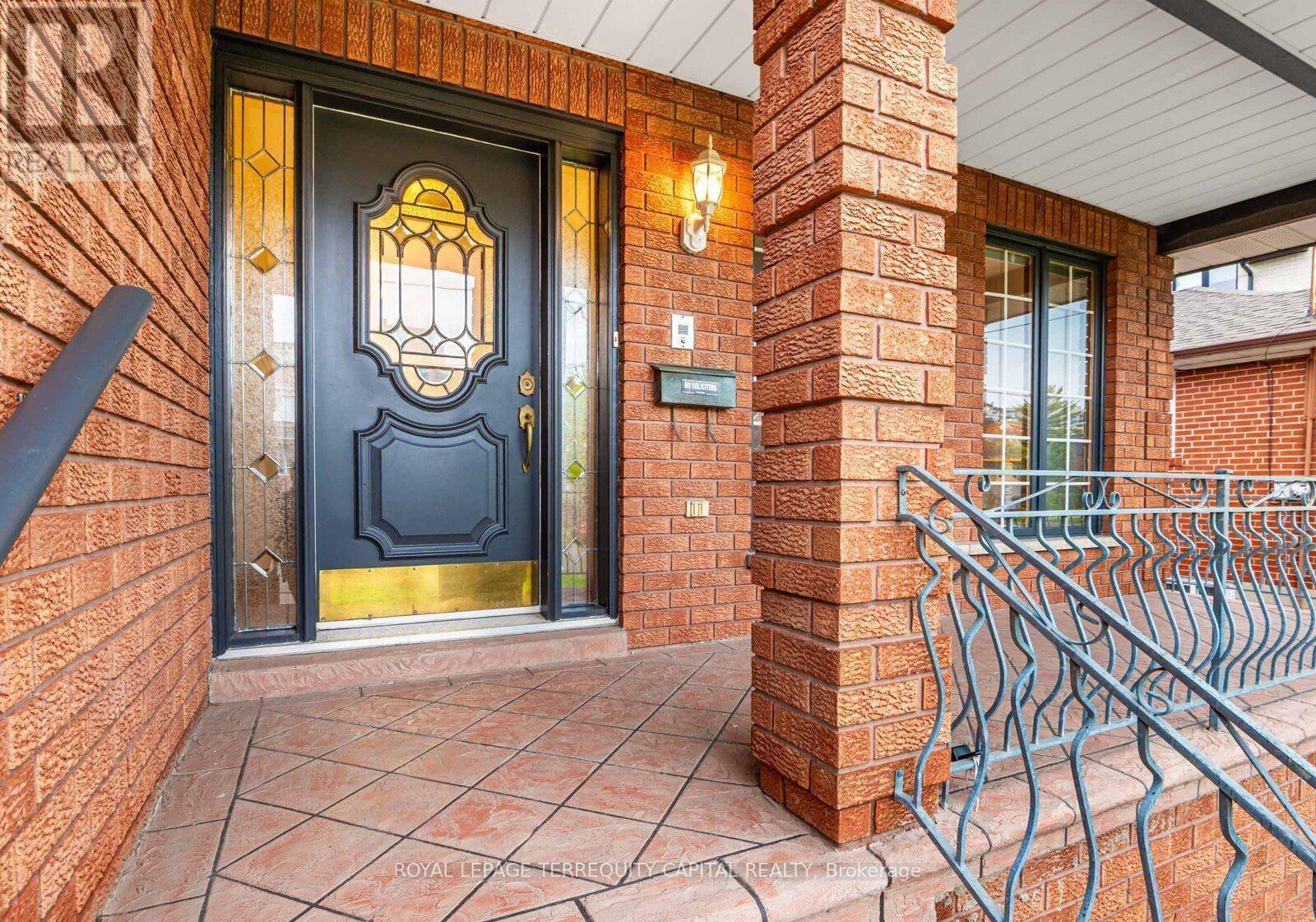 Rm 1 - 256 Cocksfield Avenue, Toronto, ON