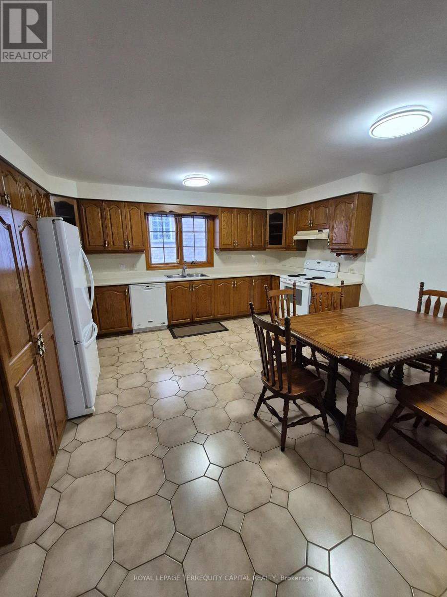 Rm 1 - 256 Cocksfield Avenue, Toronto, ON