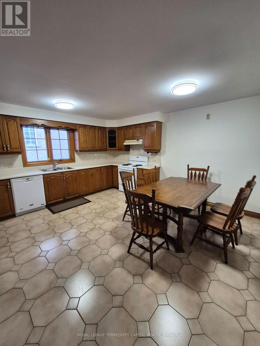 Rm 1 - 256 Cocksfield Avenue, Toronto, ON