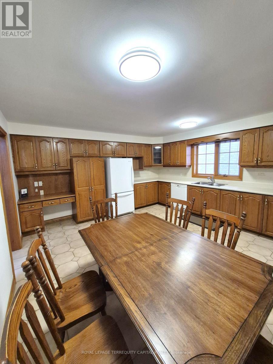 Rm 1 - 256 Cocksfield Avenue, Toronto, ON