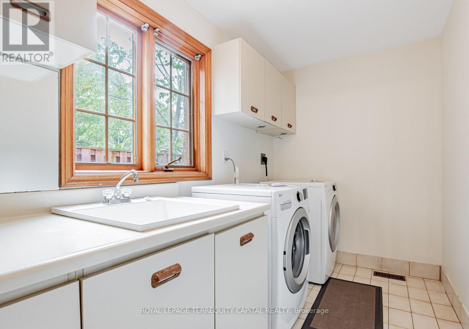 Rm 1 - 256 Cocksfield Avenue, Toronto, ON