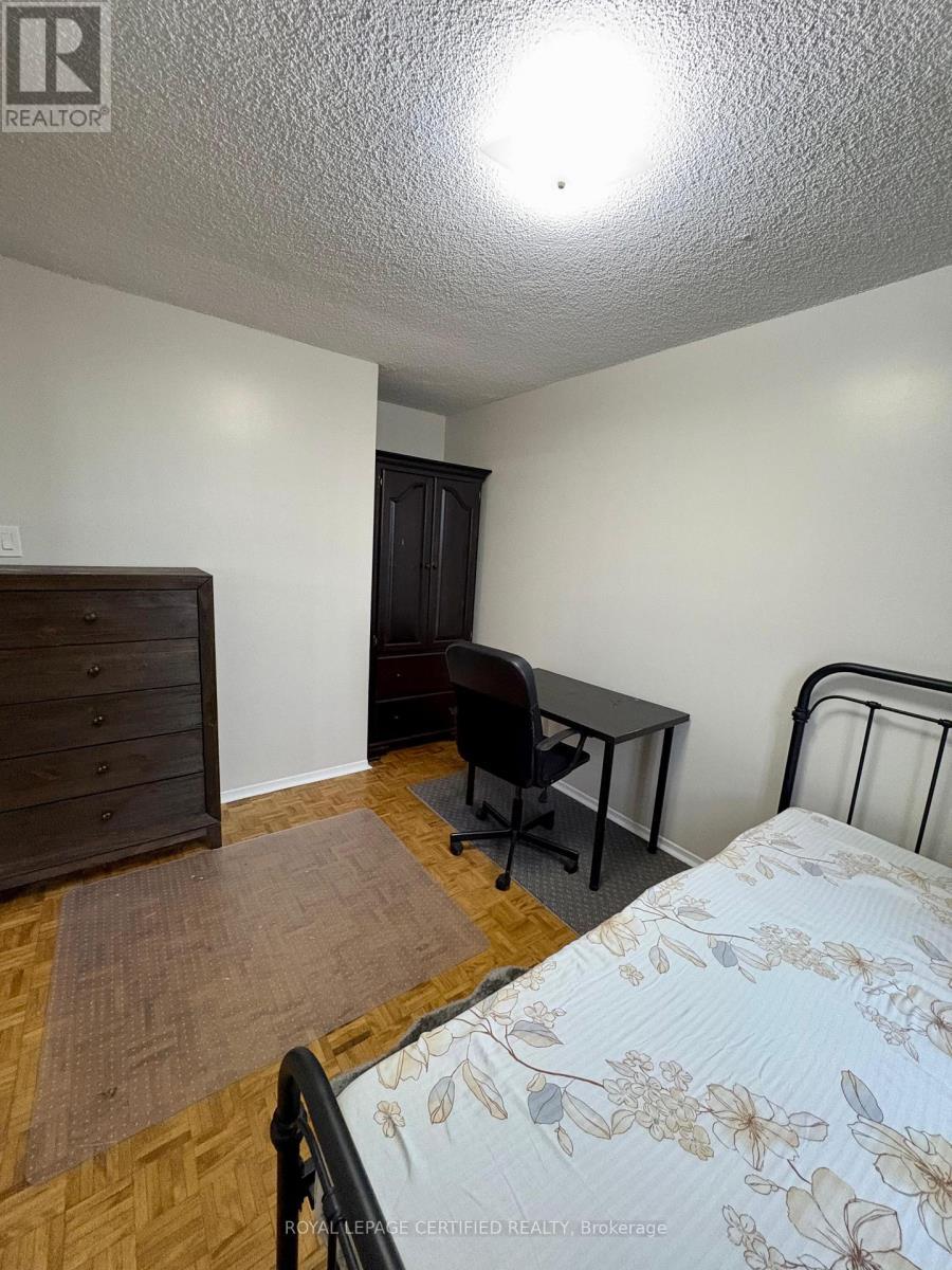 1010 - 10 Stonehill Court, Toronto, ON - Indoor Photo Showing Bedroom