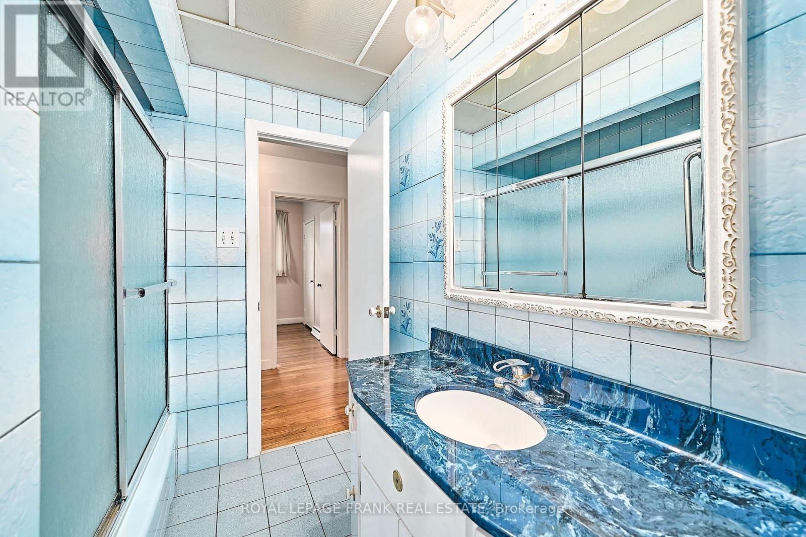 28 Winnipeg Road, Toronto (Kingsview Village-The Westway), ON - Indoor Photo Showing Bathroom