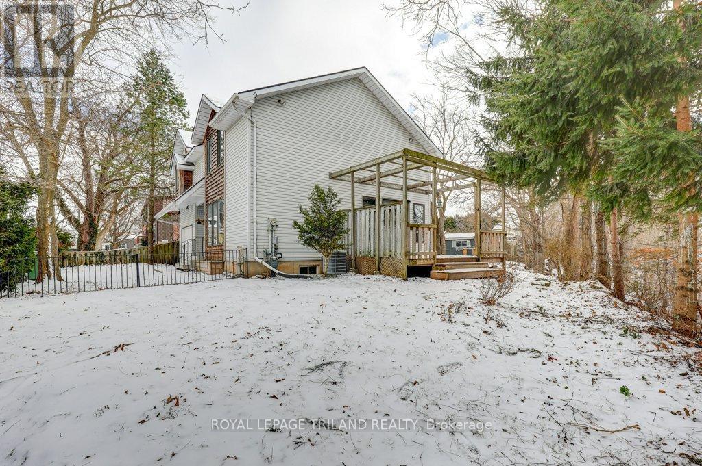 2 Elysian Street, St. Thomas, ON - Outdoor