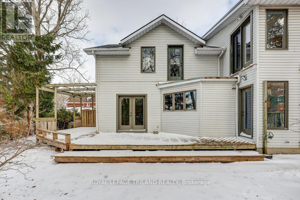2 Elysian Street, St. Thomas, ON - Outdoor