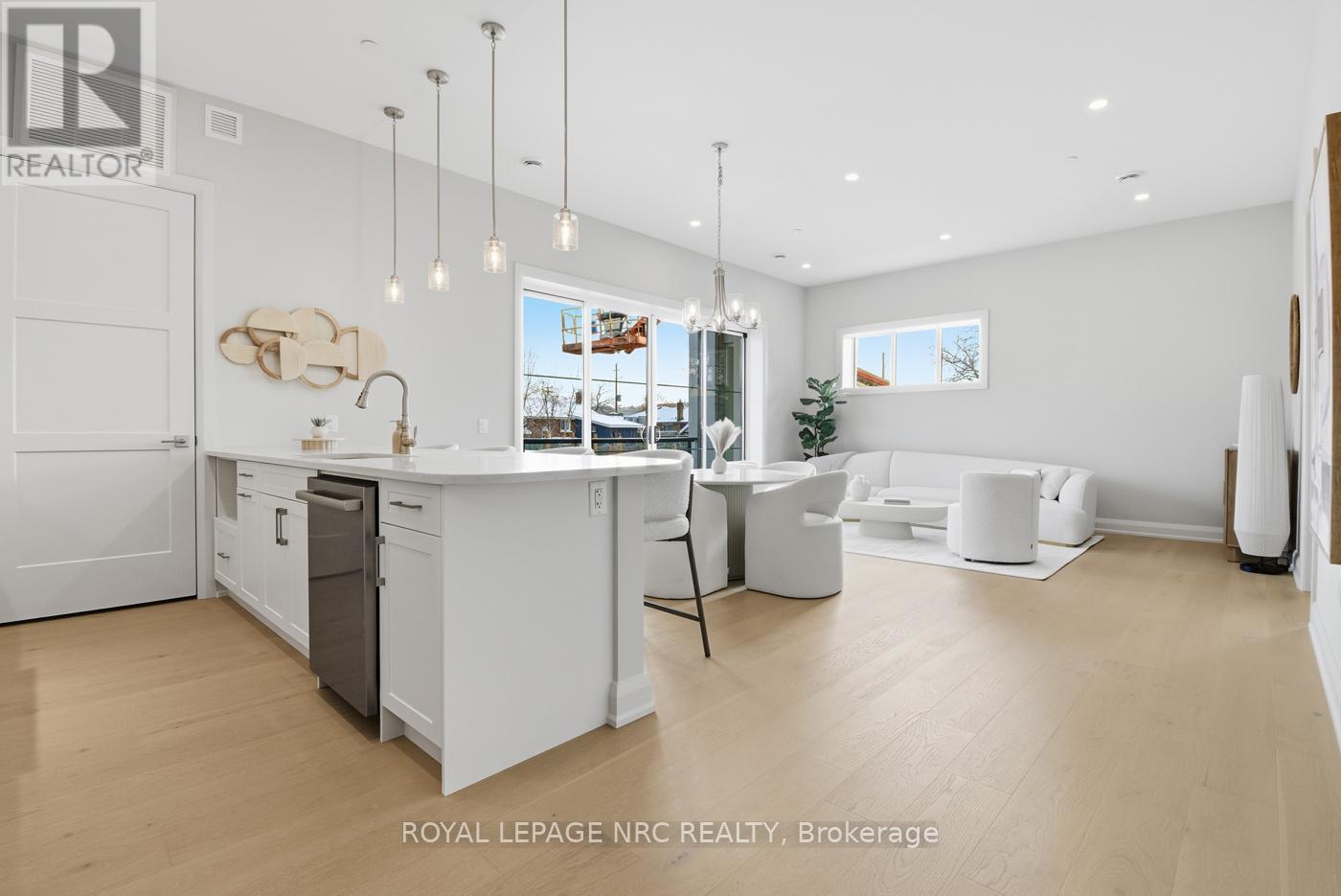 Model Suite 101 - 204 - 2 Arbourvale Common, St. Catharines (Glendale/Glenridge), ON - Indoor Photo Showing Kitchen With Upgraded Kitchen