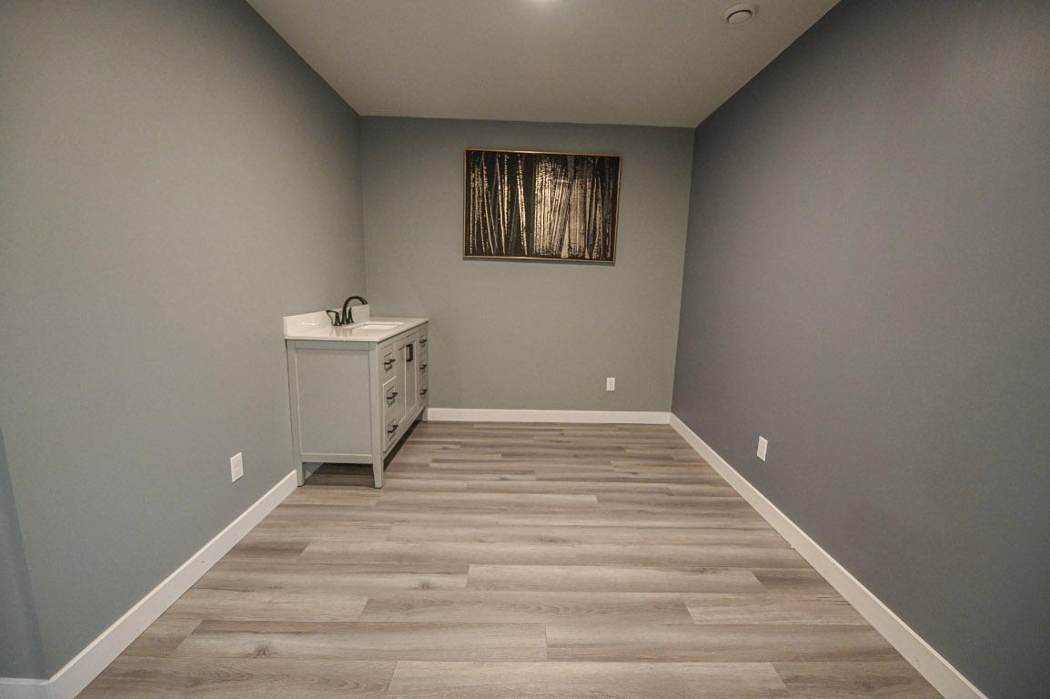 4866 Emerald Avenue, Canal Flats, BC - Indoor Photo Showing Other Room