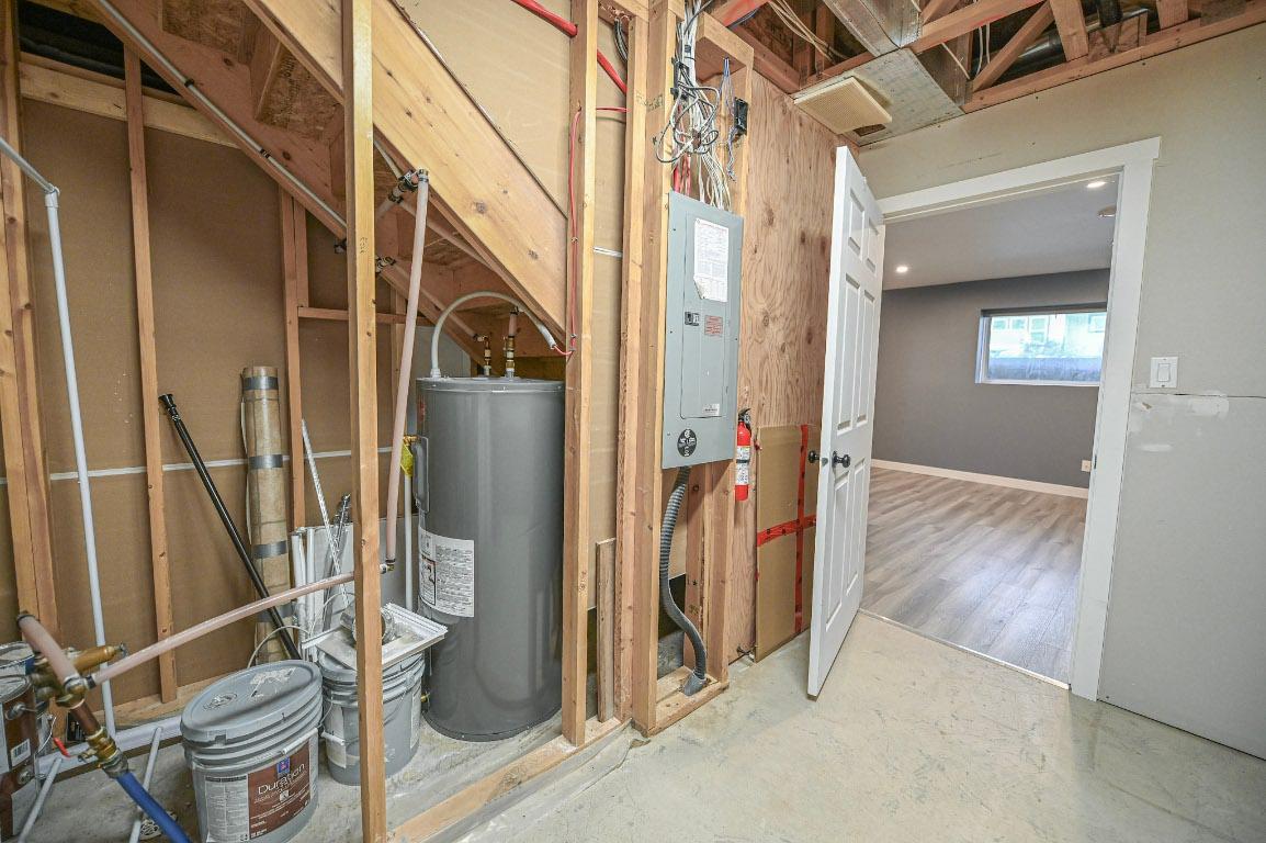 4866 Emerald Avenue, Canal Flats, BC - Indoor Photo Showing Basement