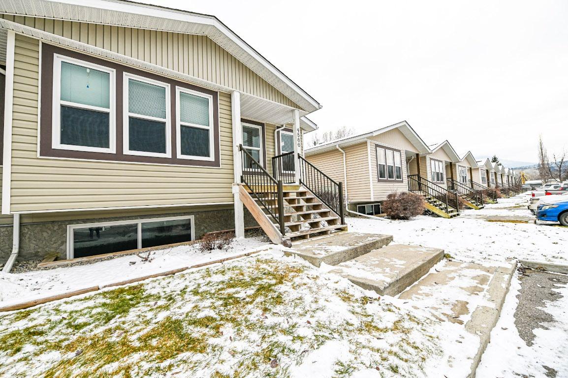 4866 Emerald Avenue, Canal Flats, BC - Outdoor