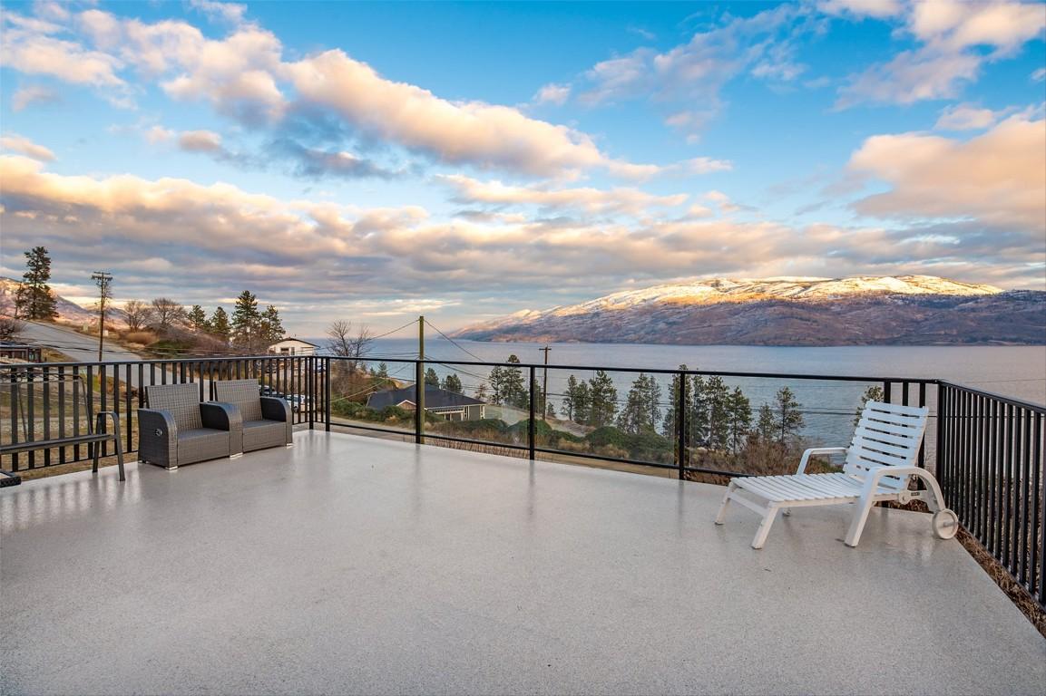 6178 Lipsett Avenue, Peachland, BC - Outdoor With Body Of Water With View