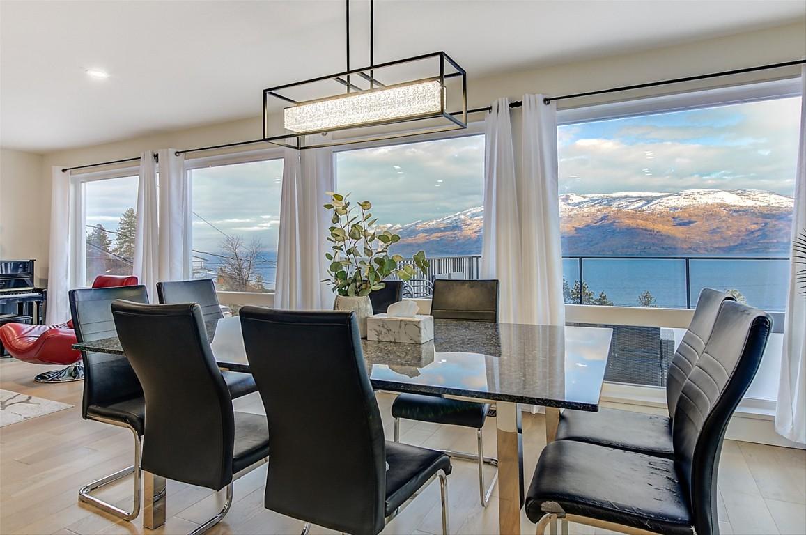 6178 Lipsett Avenue, Peachland, BC - Indoor Photo Showing Dining Room