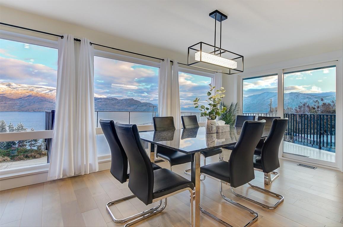 6178 Lipsett Avenue, Peachland, BC - Indoor Photo Showing Dining Room