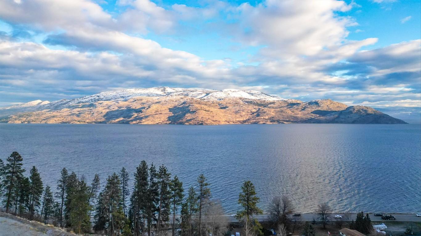 6178 Lipsett Avenue, Peachland, BC - Outdoor With Body Of Water With View