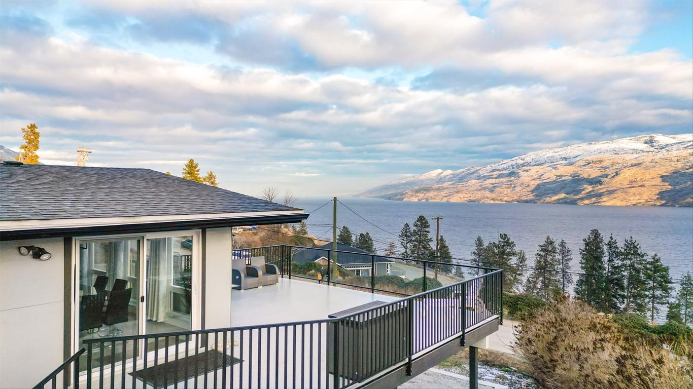 6178 Lipsett Avenue, Peachland, BC - Outdoor With Body Of Water With View