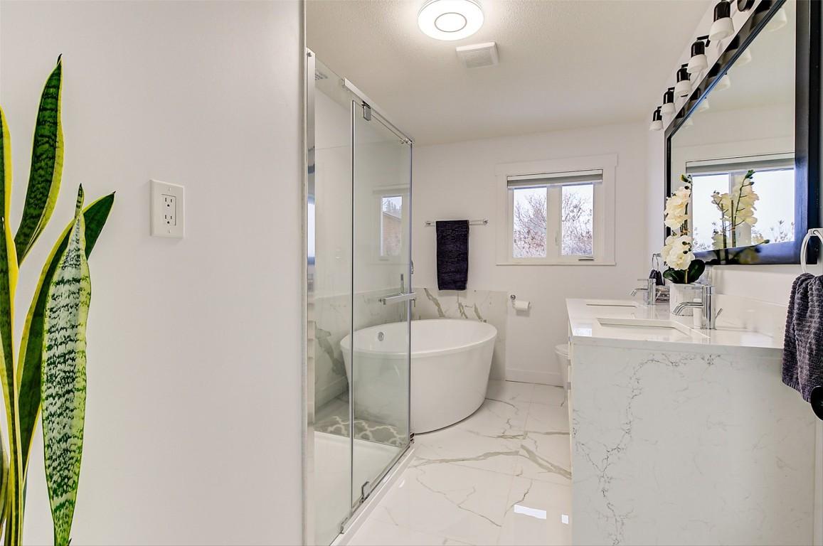 6178 Lipsett Avenue, Peachland, BC - Indoor Photo Showing Bathroom