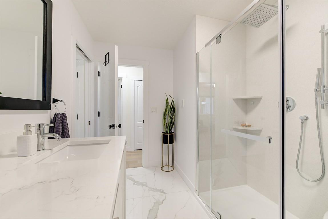 6178 Lipsett Avenue, Peachland, BC - Indoor Photo Showing Bathroom