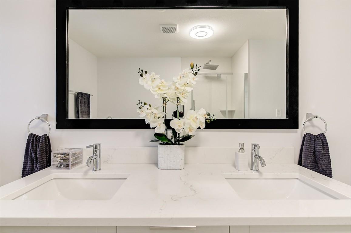 6178 Lipsett Avenue, Peachland, BC - Indoor Photo Showing Bathroom