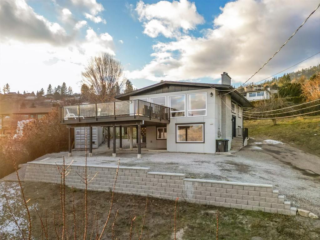6178 Lipsett Avenue, Peachland, BC - Outdoor