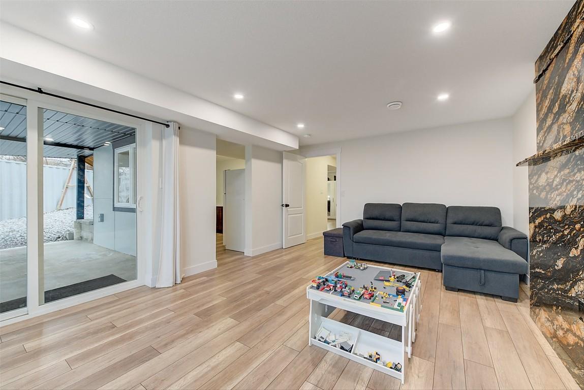 6178 Lipsett Avenue, Peachland, BC - Indoor