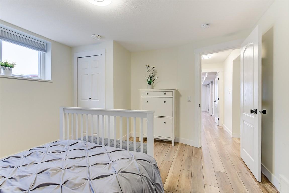 6178 Lipsett Avenue, Peachland, BC - Indoor Photo Showing Bedroom