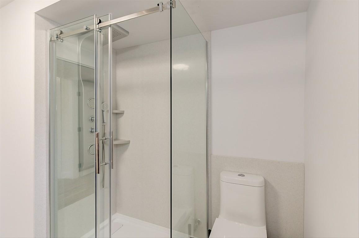 6178 Lipsett Avenue, Peachland, BC - Indoor Photo Showing Bathroom