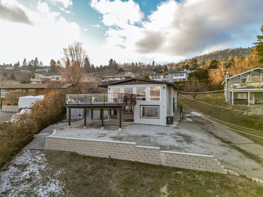 6178 Lipsett Avenue, Peachland, BC - Outdoor