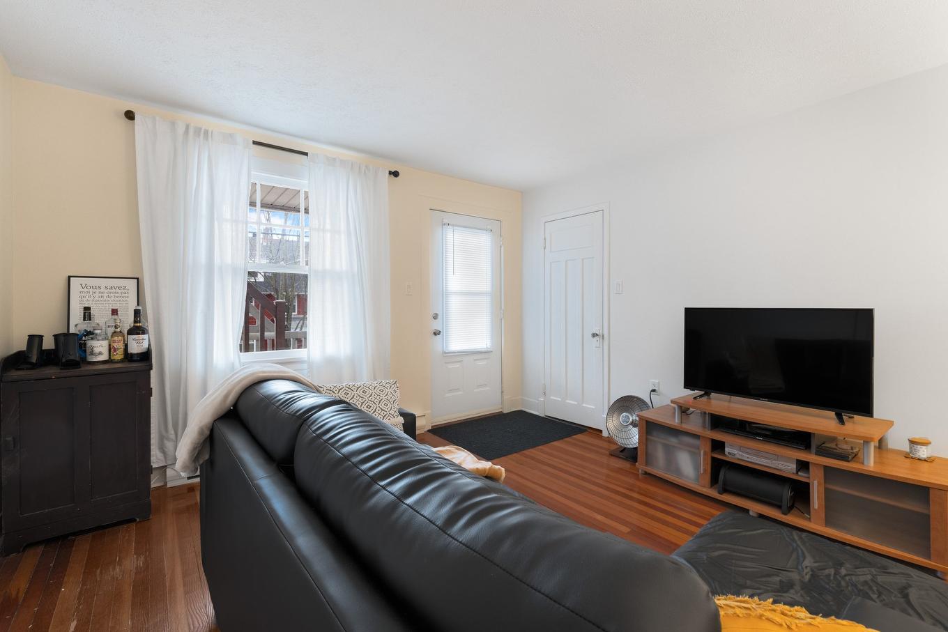 Living room - 1250 - 1254 Rue Lincoln, Sherbrooke (Les Nations), QC - Indoor Photo Showing Living Room