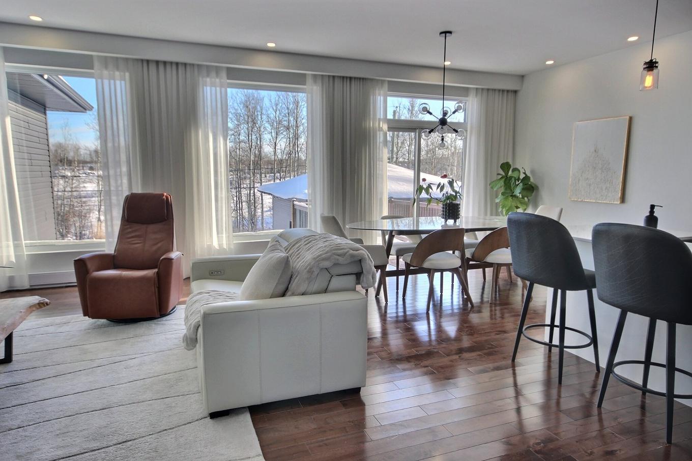 Salon - 771 Av. Terry-Fox, Rouyn-Noranda, QC - Indoor Photo Showing Living Room