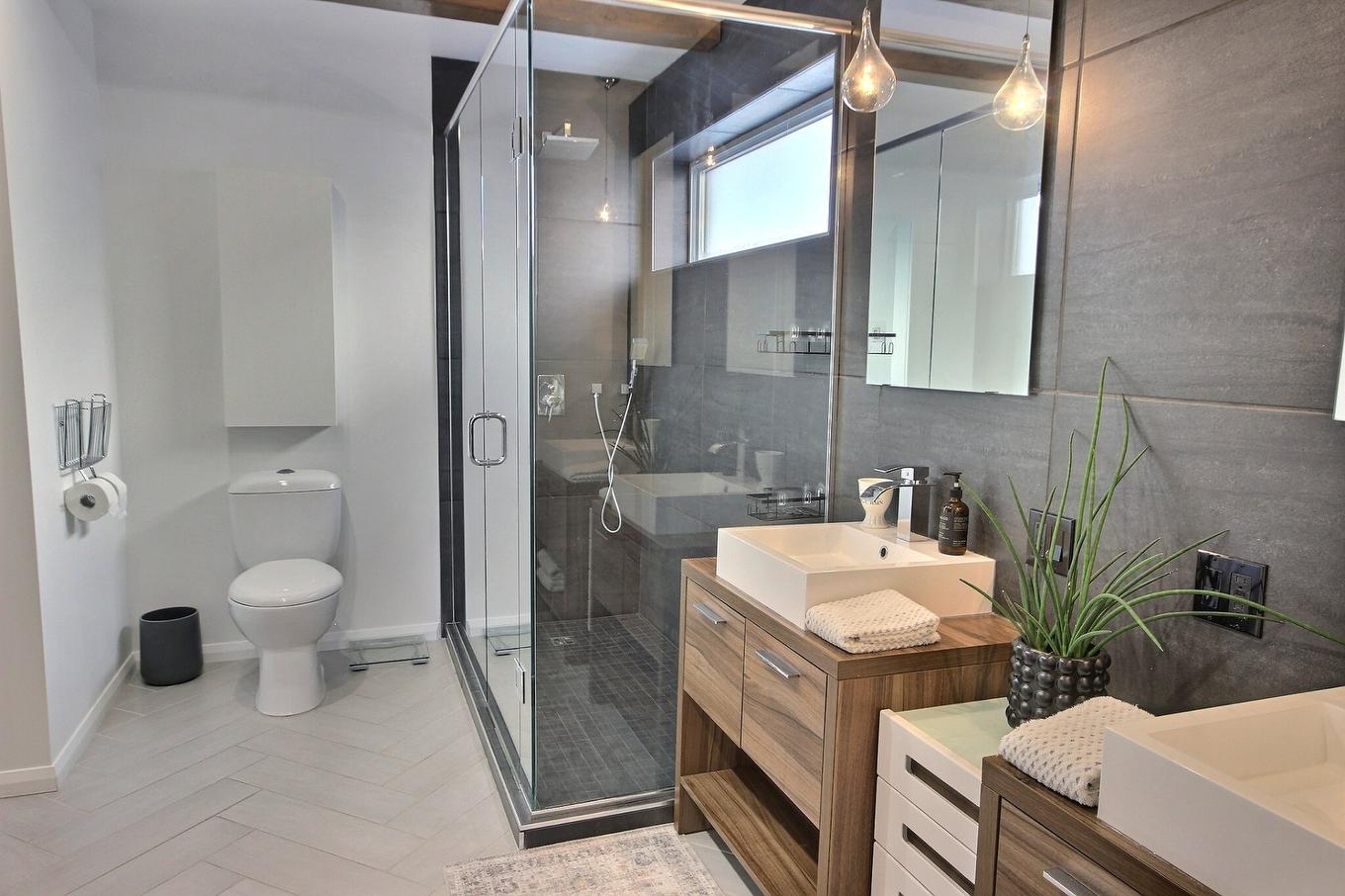 Salle de bains attenante à la CCP - 771 Av. Terry-Fox, Rouyn-Noranda, QC - Indoor Photo Showing Bathroom