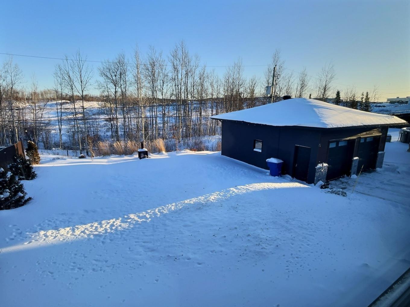 Cour - 771 Av. Terry-Fox, Rouyn-Noranda, QC - Outdoor