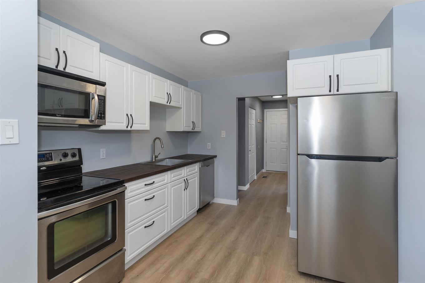 786 Moore Avenue, Thunder Bay, ON - Indoor Photo Showing Kitchen With Upgraded Kitchen