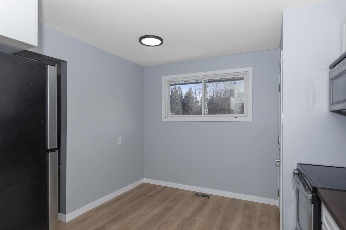 786 Moore Avenue, Thunder Bay, ON - Indoor Photo Showing Other Room