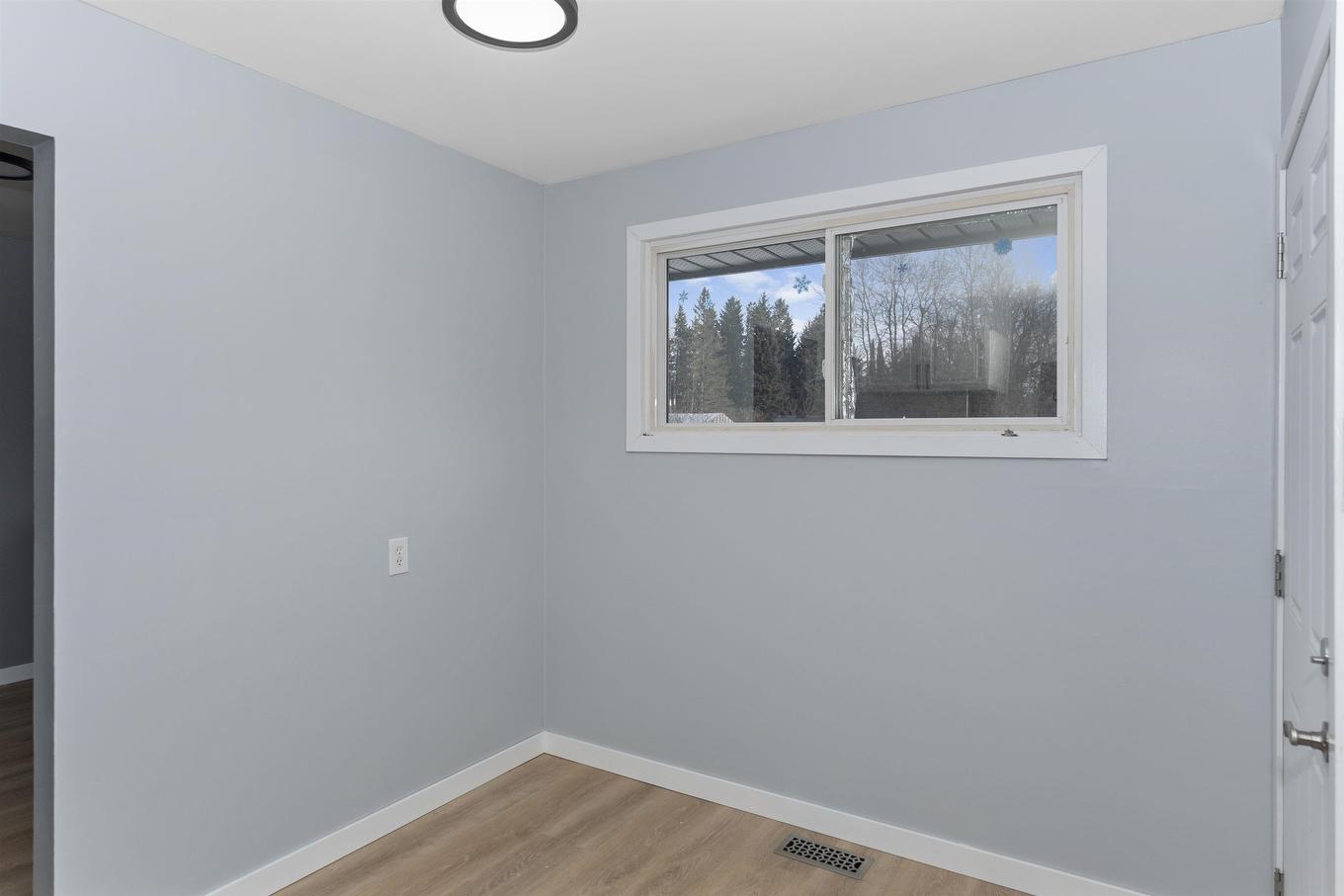 786 Moore Avenue, Thunder Bay, ON - Indoor Photo Showing Other Room