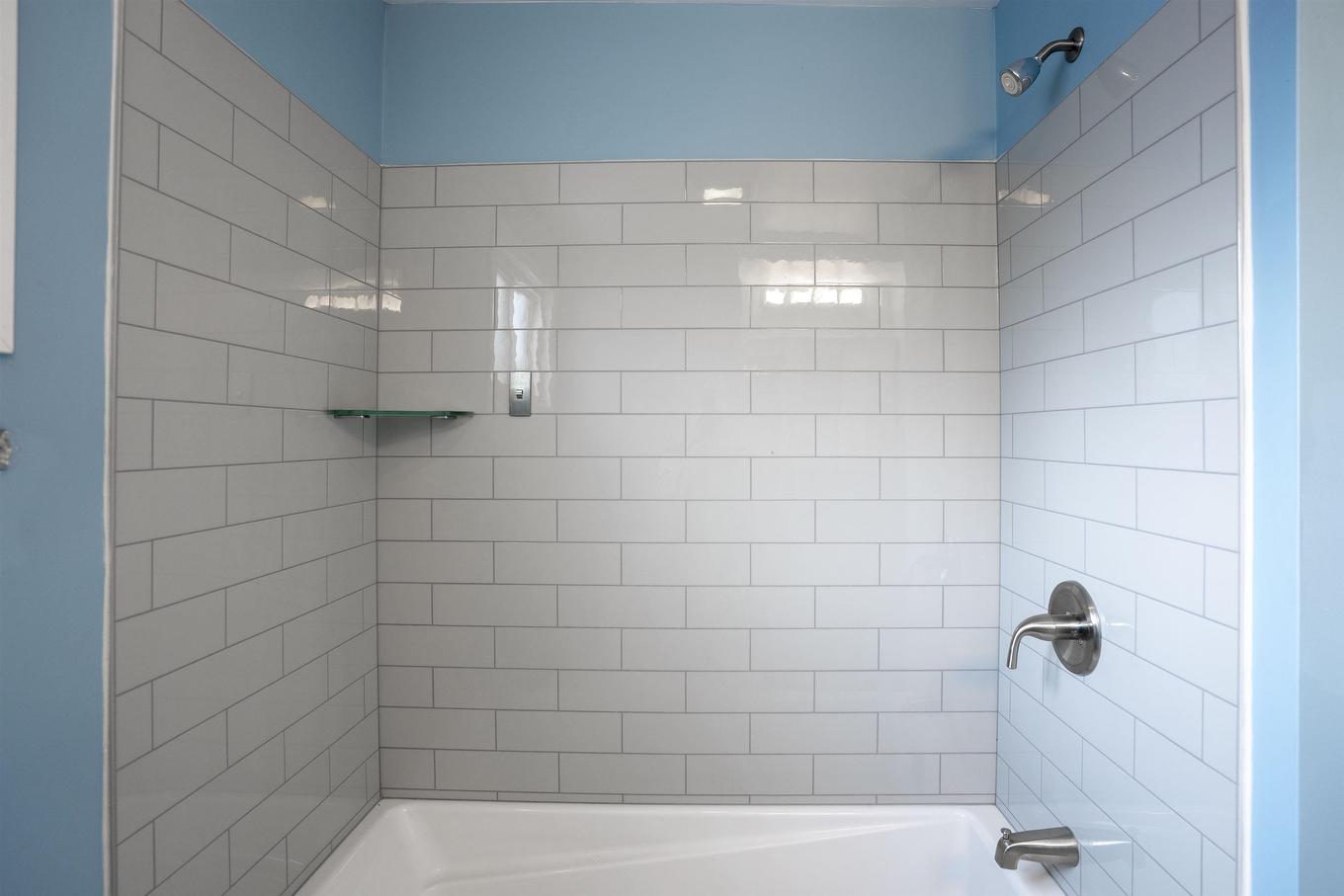 786 Moore Avenue, Thunder Bay, ON - Indoor Photo Showing Bathroom