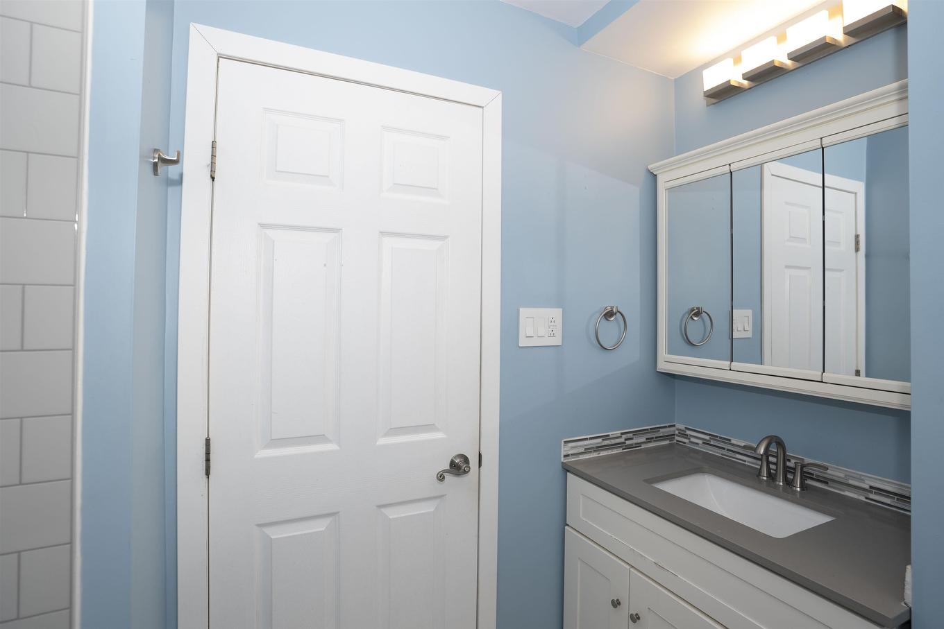 786 Moore Avenue, Thunder Bay, ON - Indoor Photo Showing Bathroom