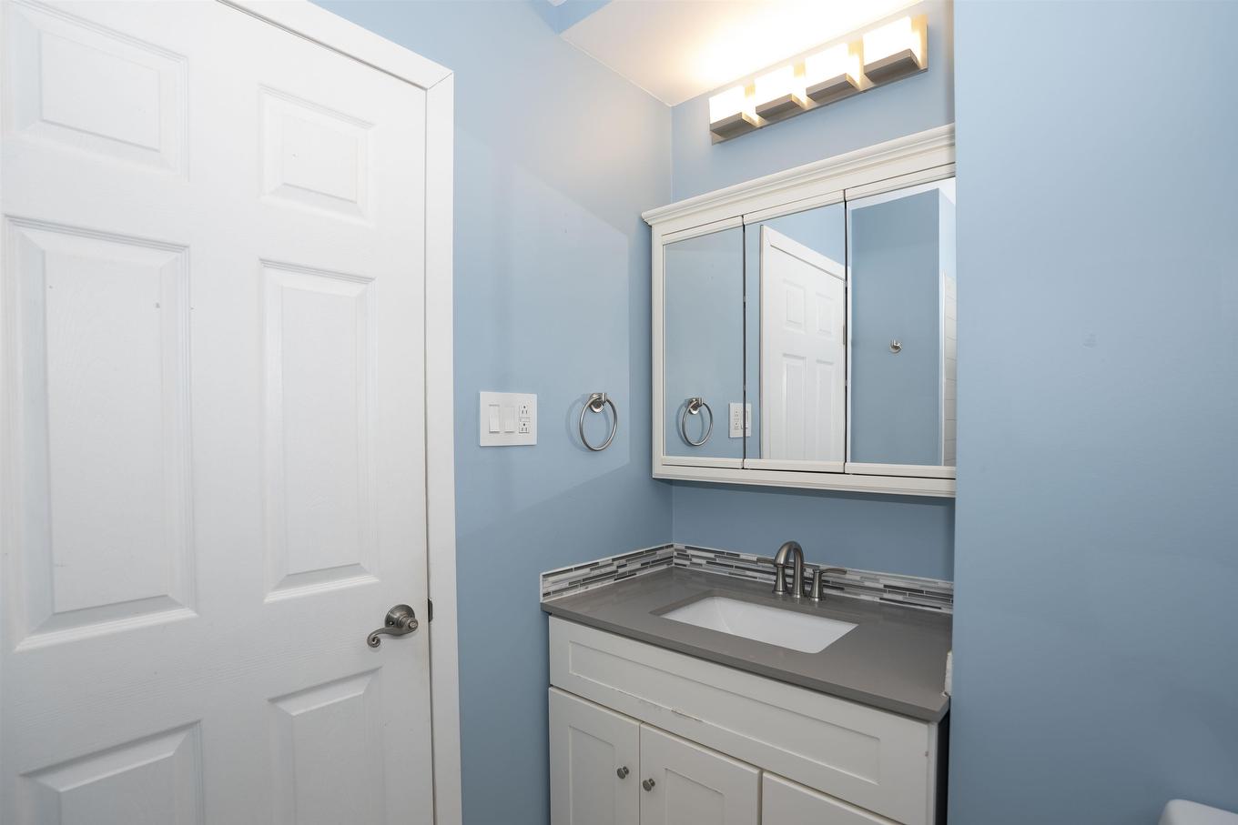 786 Moore Avenue, Thunder Bay, ON - Indoor Photo Showing Bathroom