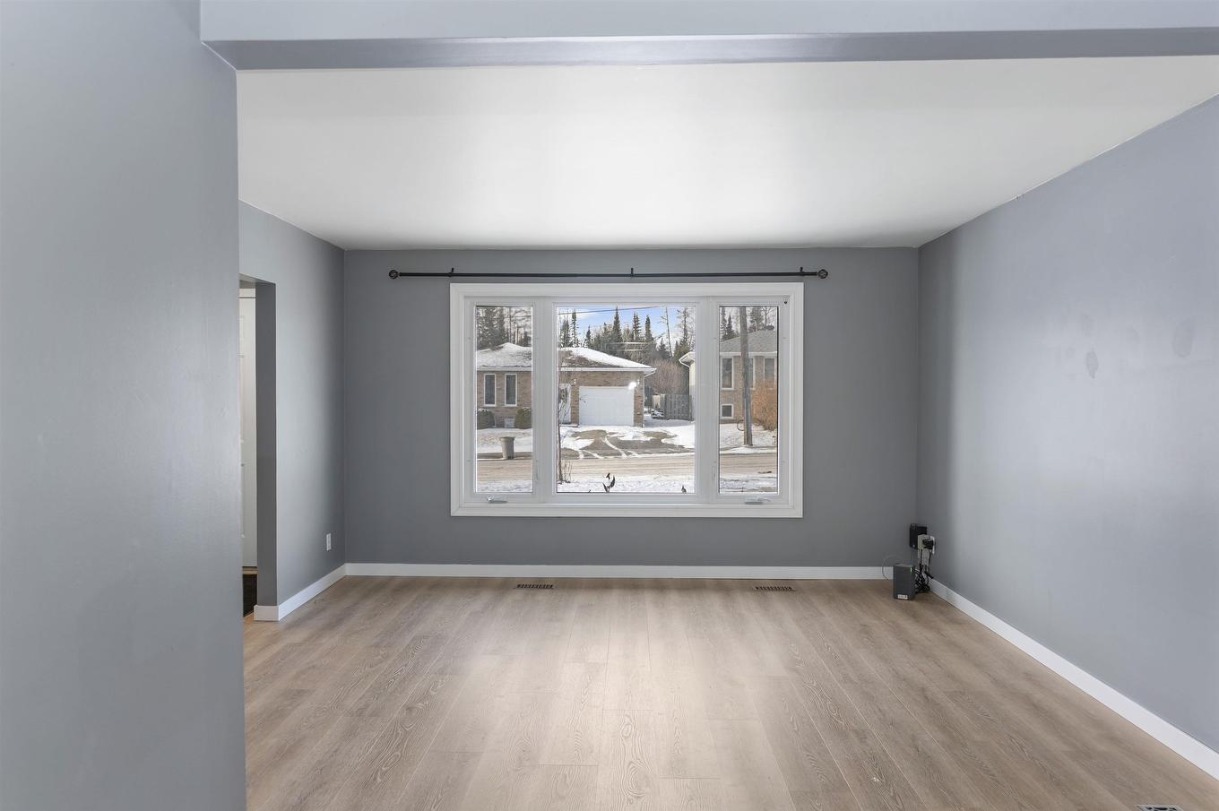 786 Moore Avenue, Thunder Bay, ON - Indoor Photo Showing Other Room