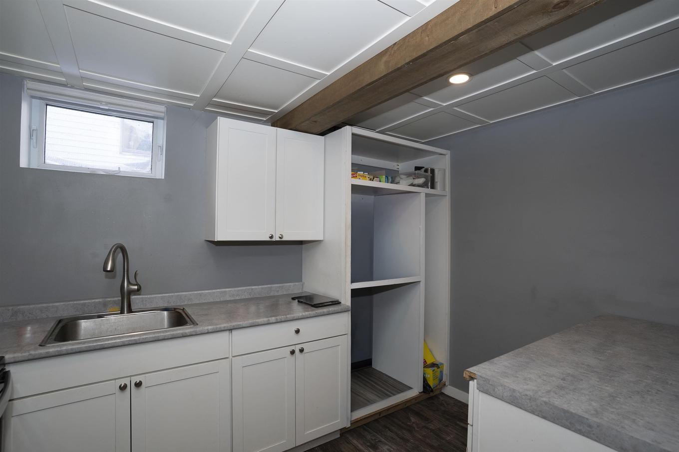 786 Moore Avenue, Thunder Bay, ON - Indoor