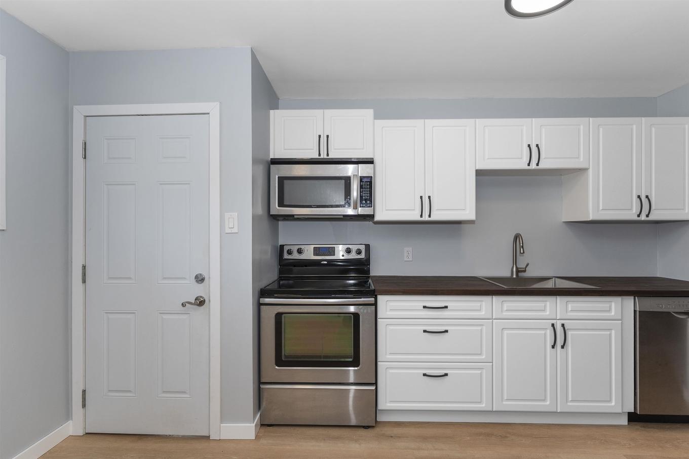786 Moore Avenue, Thunder Bay, ON - Indoor Photo Showing Kitchen