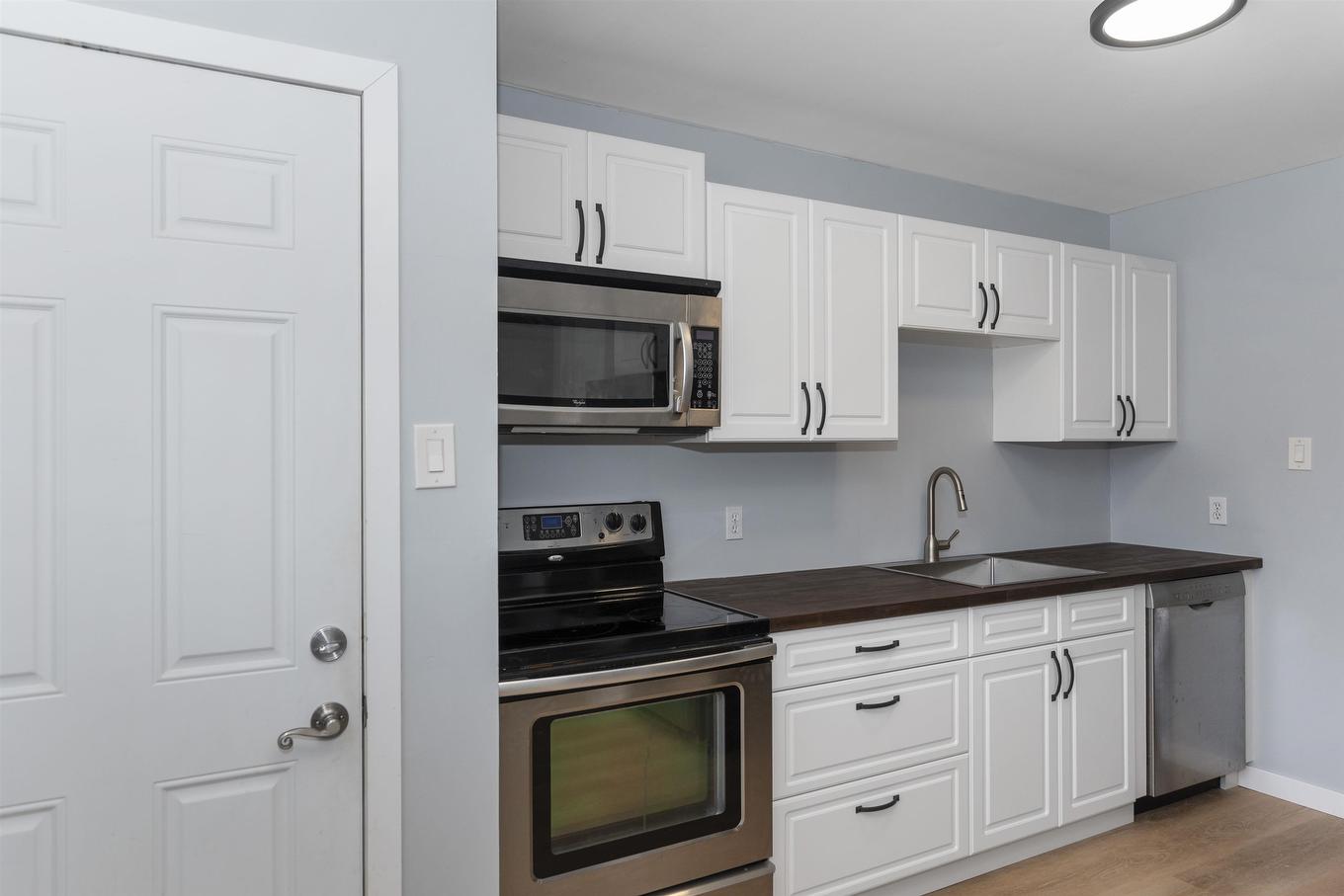 786 Moore Avenue, Thunder Bay, ON - Indoor Photo Showing Kitchen