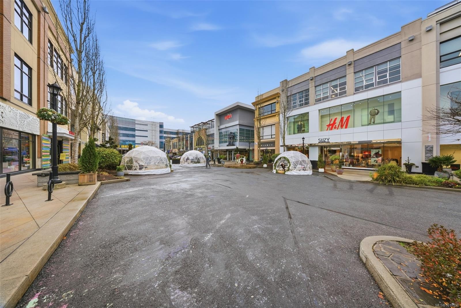 306-894 Vernon Ave, Saanich, BC - Outdoor