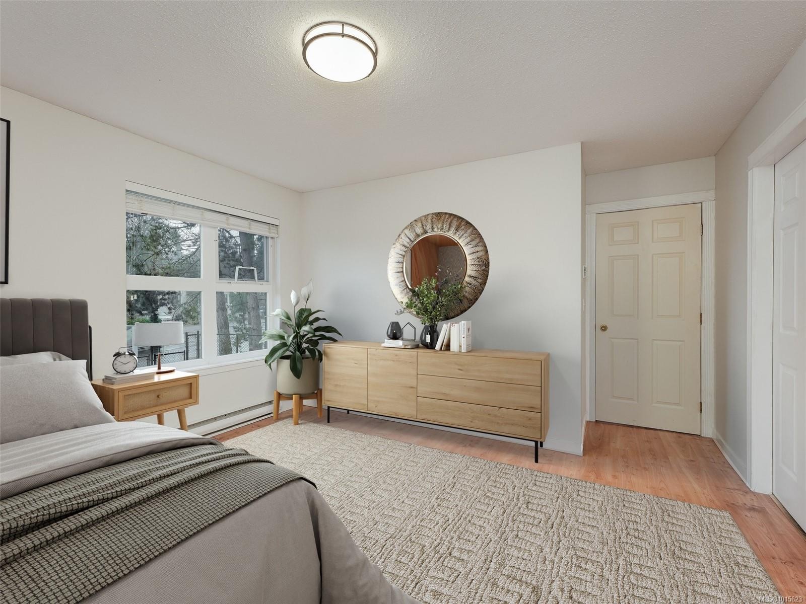 302-1201 Hillside Ave, Victoria, BC - Indoor Photo Showing Bedroom