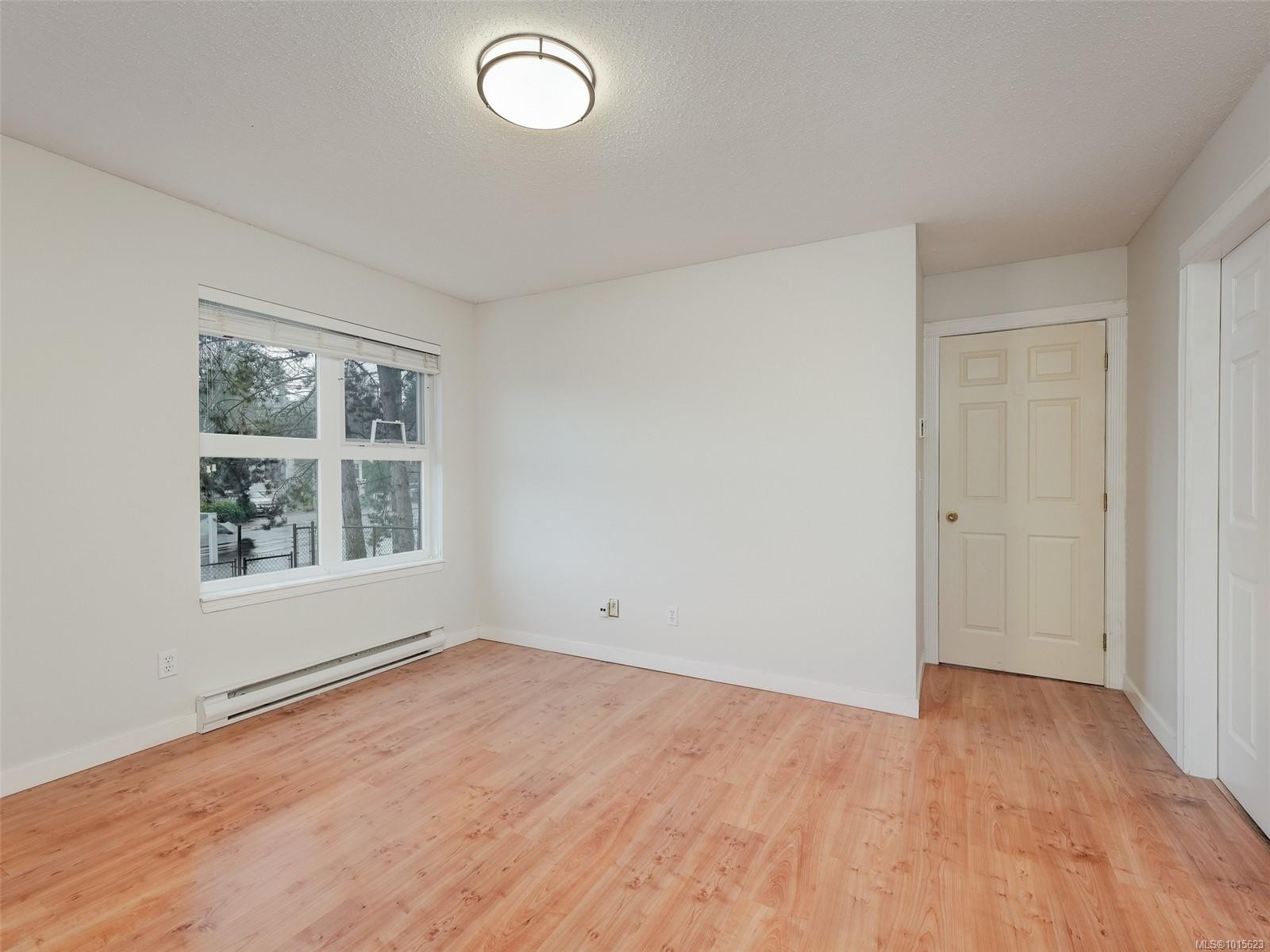 302-1201 Hillside Ave, Victoria, BC - Indoor Photo Showing Other Room