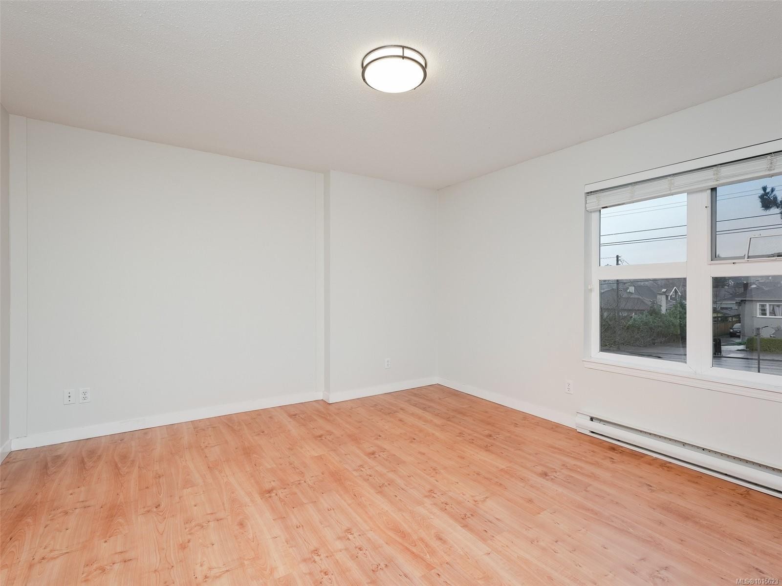 302-1201 Hillside Ave, Victoria, BC - Indoor Photo Showing Other Room