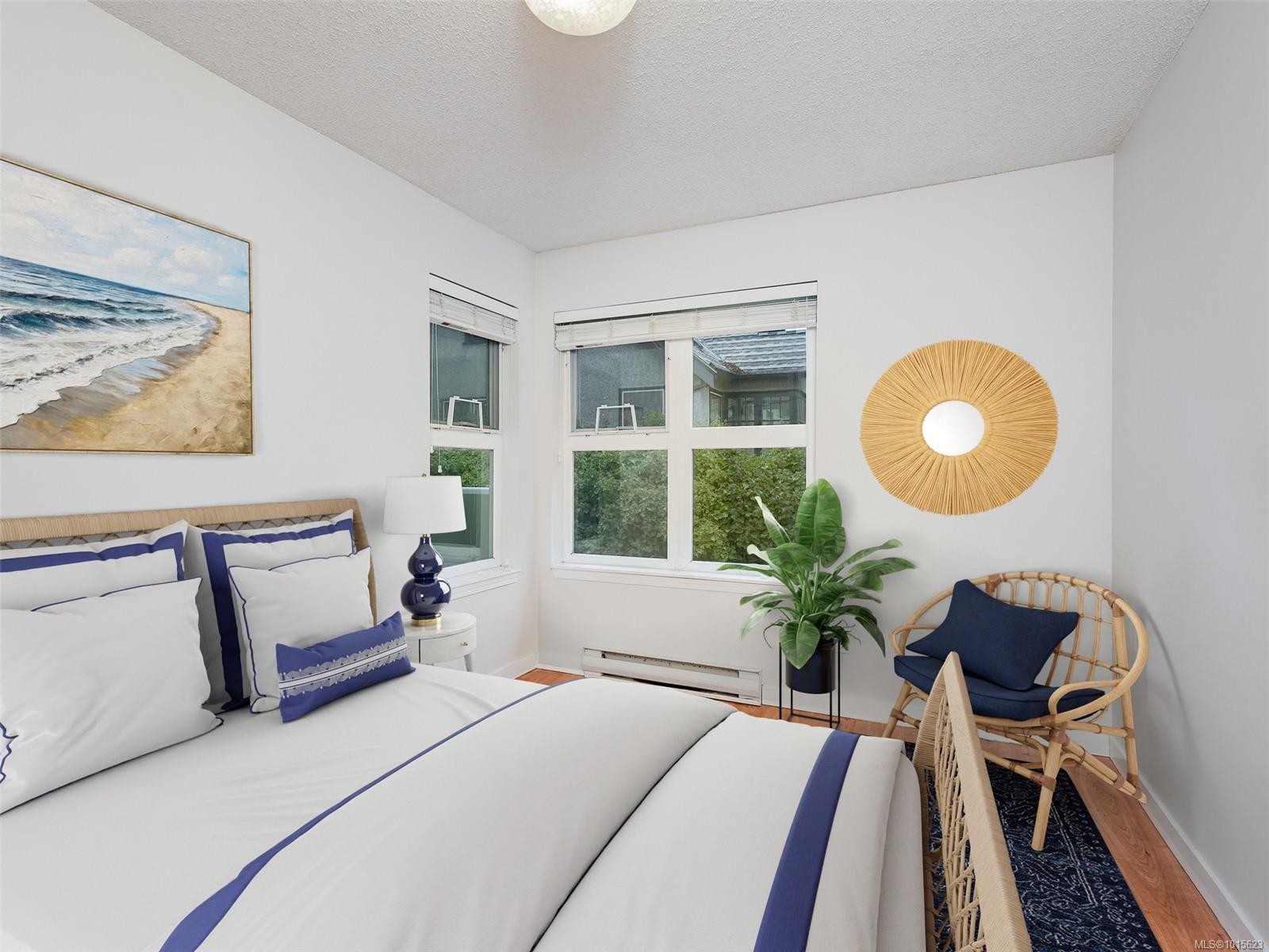 302-1201 Hillside Ave, Victoria, BC - Indoor Photo Showing Bedroom