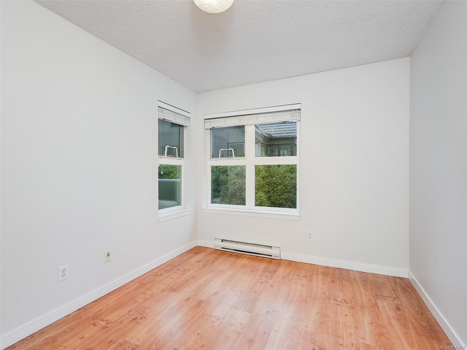 302-1201 Hillside Ave, Victoria, BC - Indoor Photo Showing Other Room