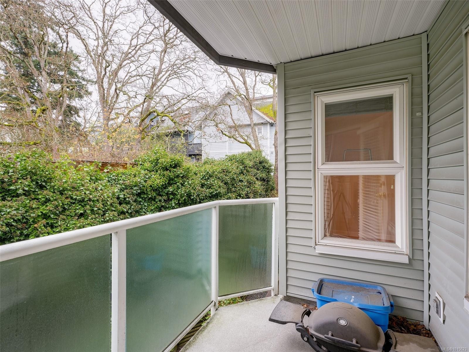 302-1201 Hillside Ave, Victoria, BC - Outdoor With Exterior