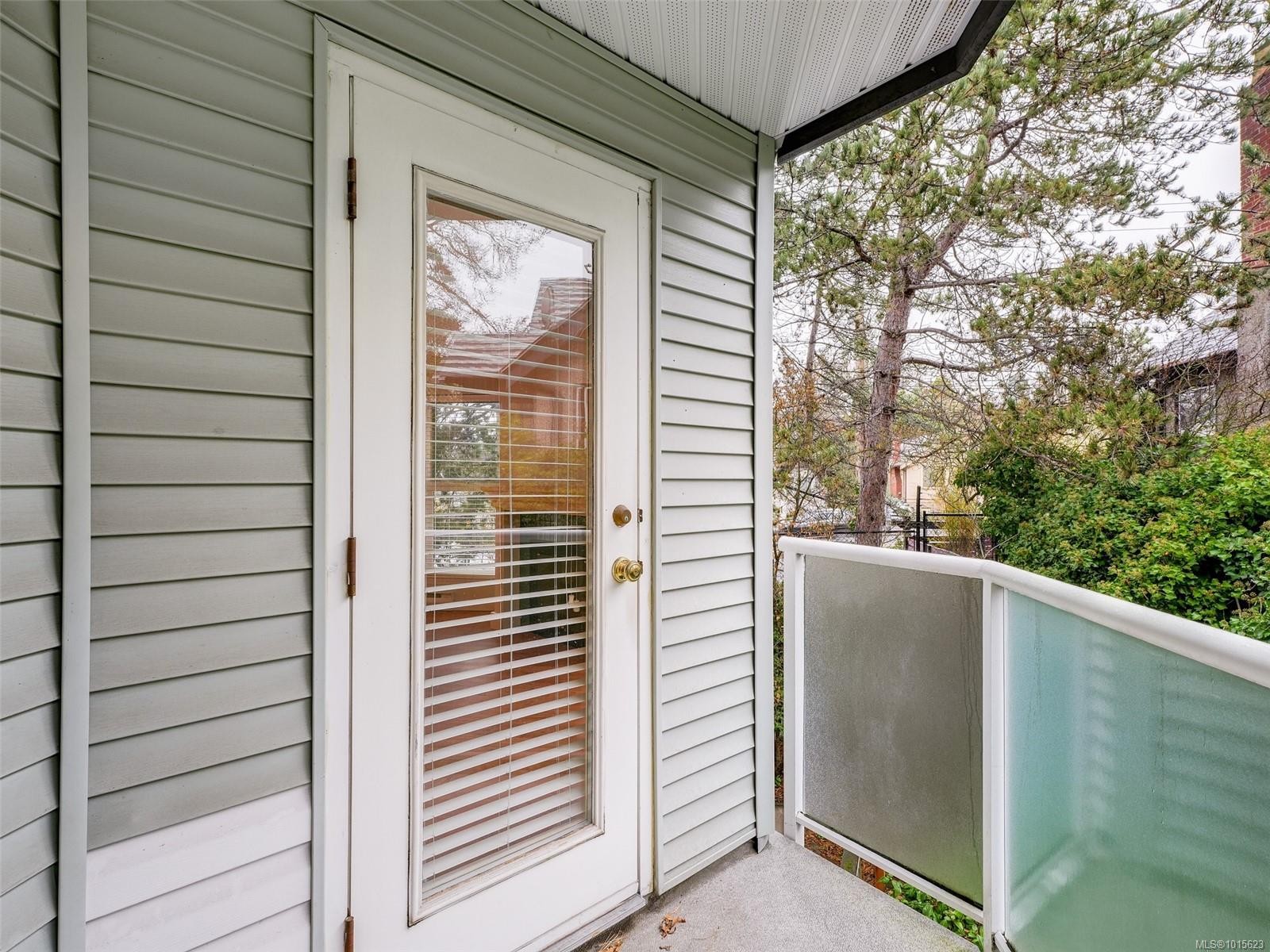 302-1201 Hillside Ave, Victoria, BC - Outdoor With Exterior