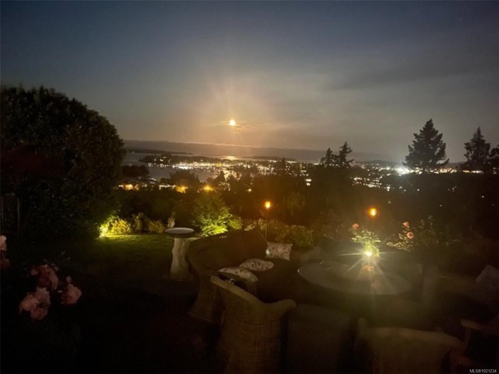 11008 Oriole Lane, North Saanich, BC