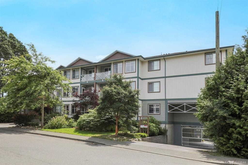 103-129 Back Rd, Courtenay, BC - Outdoor With Balcony With Facade